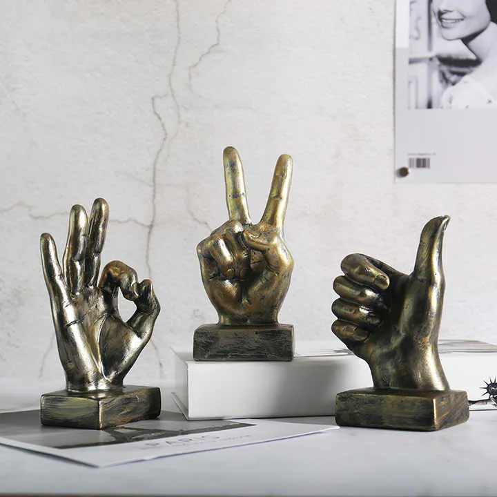 تماثيل مكتب لفتة إصبع يد منحوتة من الراتنج . Resin Hand Finger Gesture Desk Statues Sculpture for