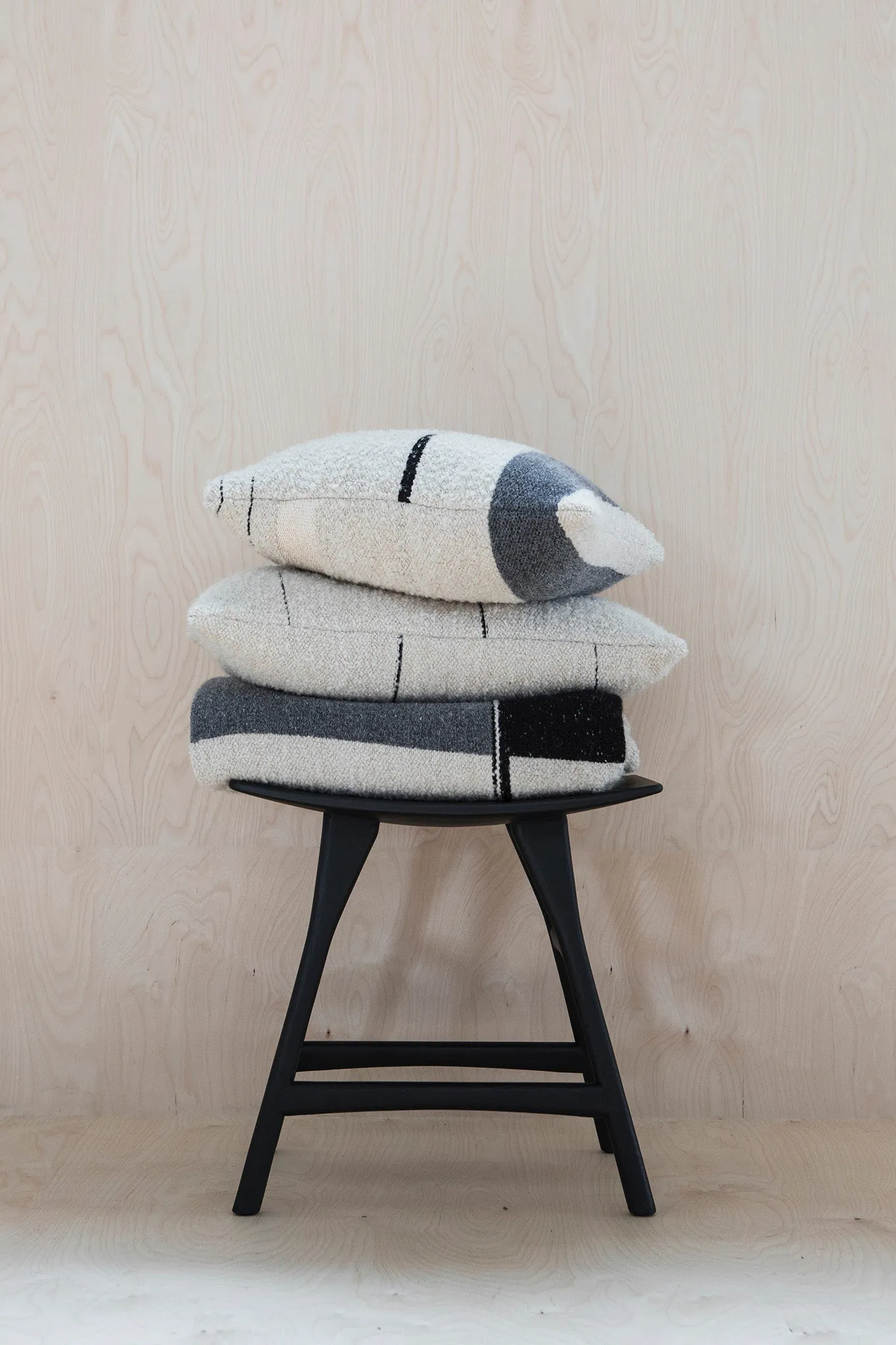 Oak Osso Black Dining Stool - Varnished