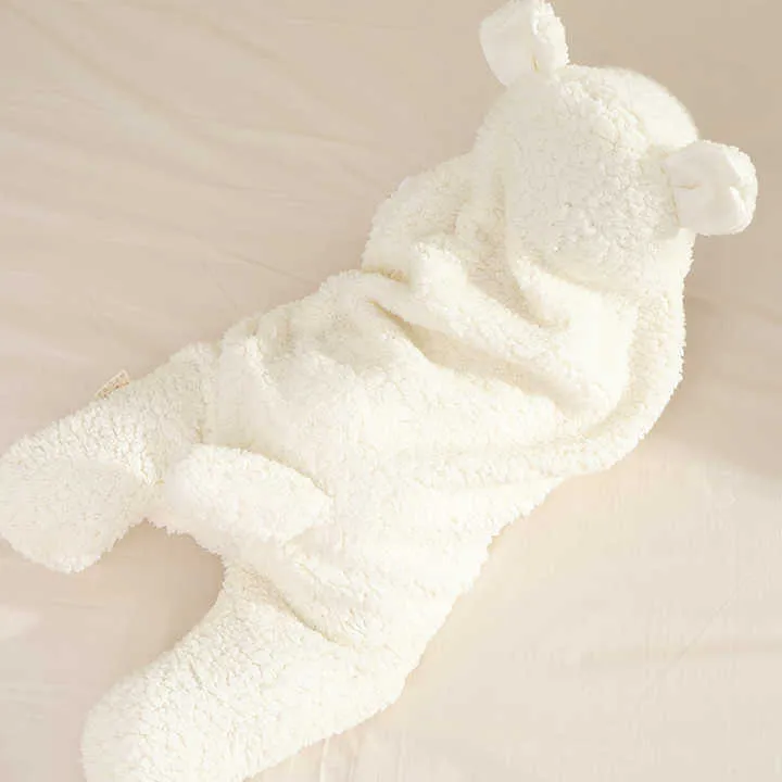 Sleeping bags for newborns . حقائب نوم للأطفال حديثي الولادة