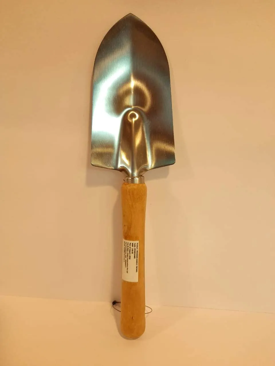WOODEN HANDLE TROWEL